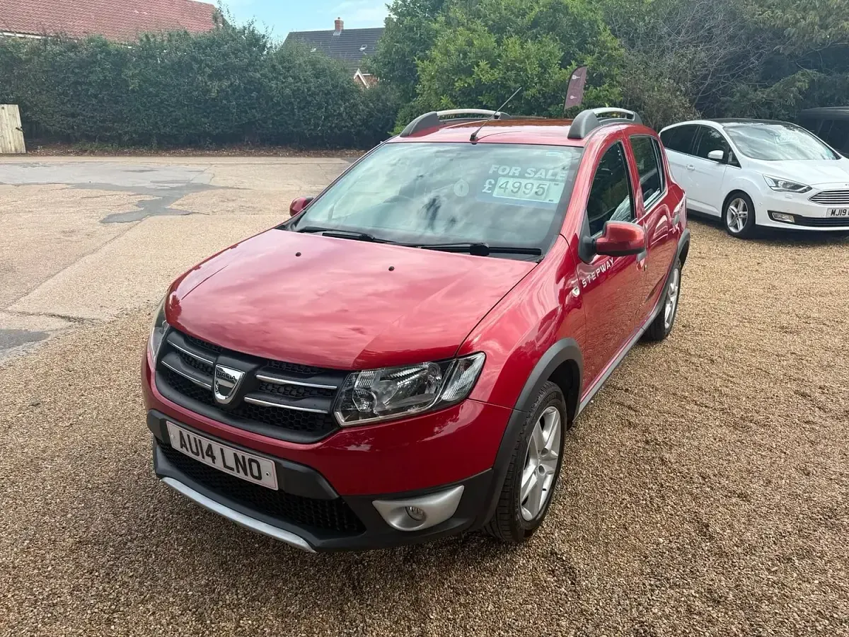 Used Dacia Sandero Lauréate 2014 Red Hatchback