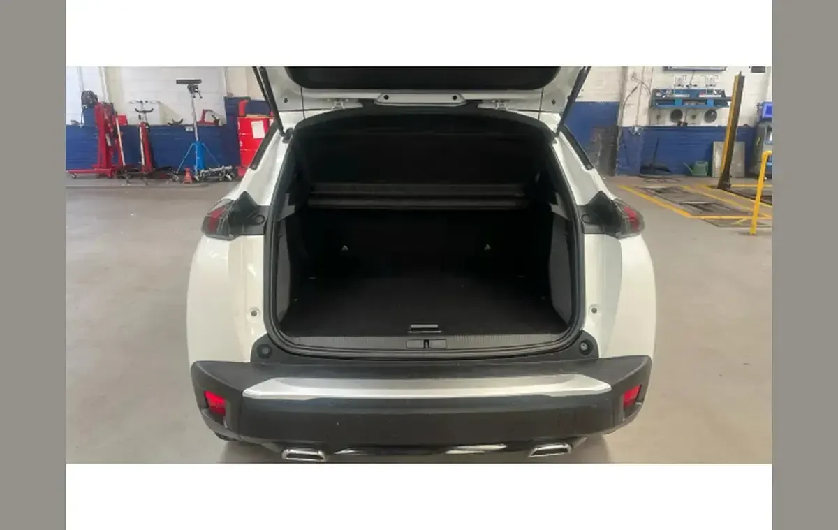 Gebraucht Peugeot 2008 Allure 131 PS (96 kW) 2020 Weiß SUV