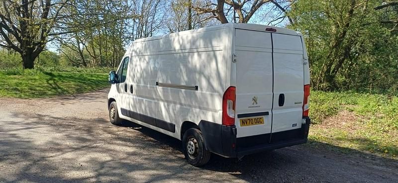 Usado Peugeot Boxer S 140 CV (102 kW) 2021 Blanco Van