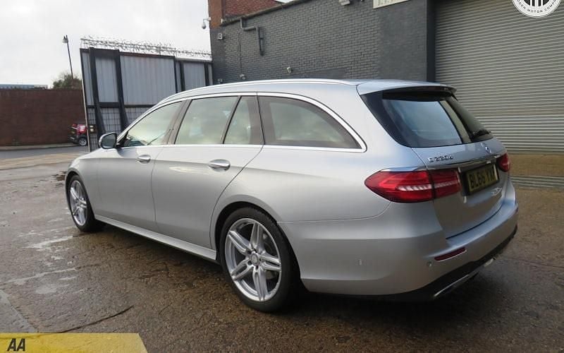Used Mercedes E220 AMG Line Premium 194 HP (142 kW) 2019 Estate