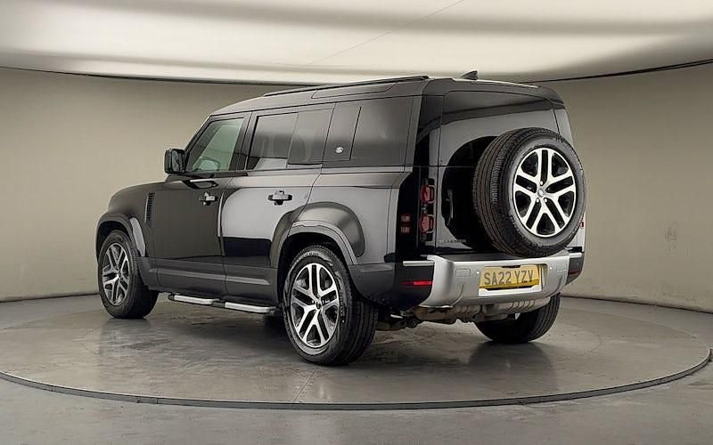 Used Land Rover Defender SE 250 HP (183 kW) 2022 Santorini black SUV