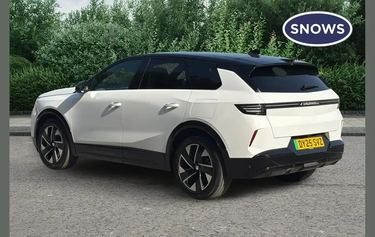 Used Vauxhall Grandland 156 kW (213 HP) 2025 White SUV