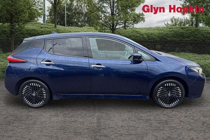 Used Nissan Leaf N-Connecta 110 kW (150 HP) 2022 Blue Hatchback