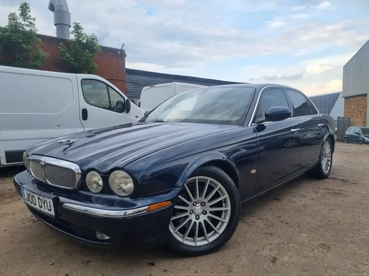 Used Jaguar XJ Executive 207 HP (152 kW) 2006 Blue Sedan