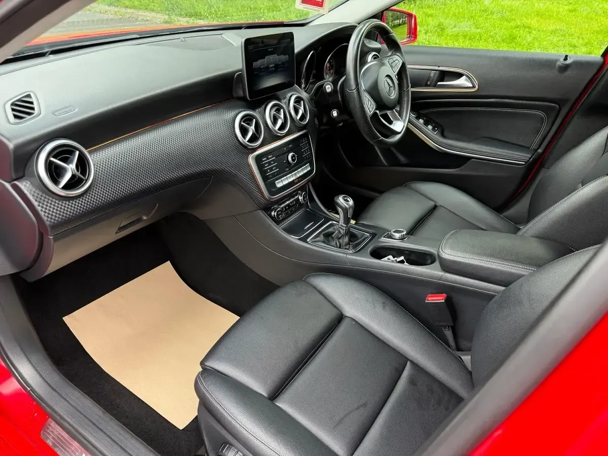Used Mercedes A180 109 HP (80 kW) 2017 Red Hatchback