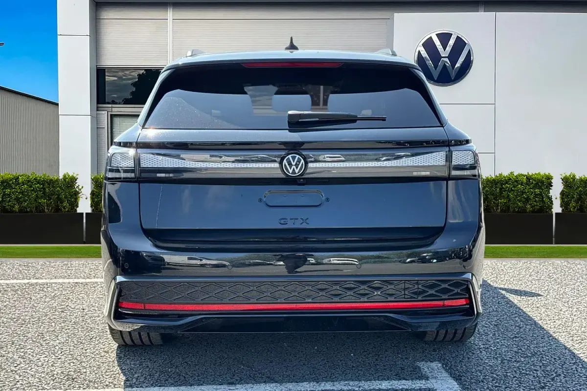 New VW ID.7 GTX 250 kW (340 HP) 2026 Black Estate