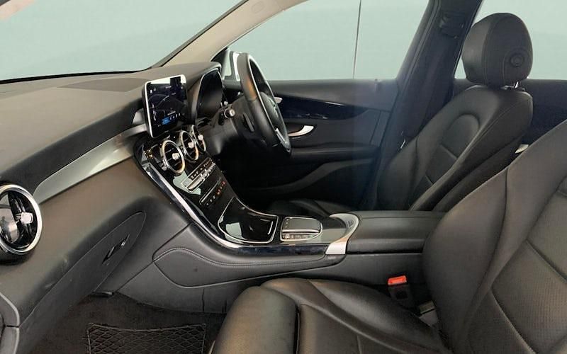 Used 2021 Mercedes GLC220 Estate | £21,113 (Good price) - Image 1/1