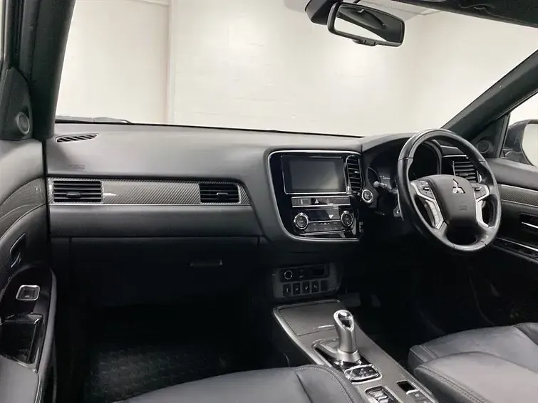 Used Mitsubishi Outlander P-HEV 2019 Grey Estate