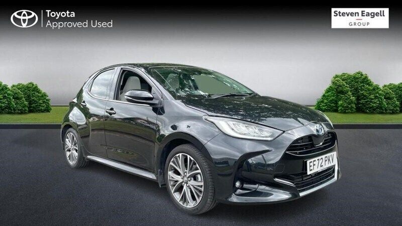 Black Used 2023 Toyota Yaris Hybrid Hatchback | £22,100 (Expensive) - Image 1/4