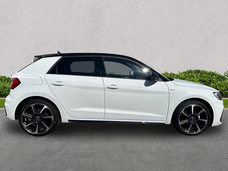 Usado Audi A1 Black Edition 95 HP (69 kW) 2022 Branco SUV