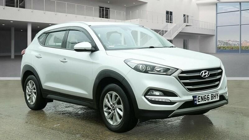 Used Hyundai Tucson SE 132 HP (97 kW) 2016 Silver SUV