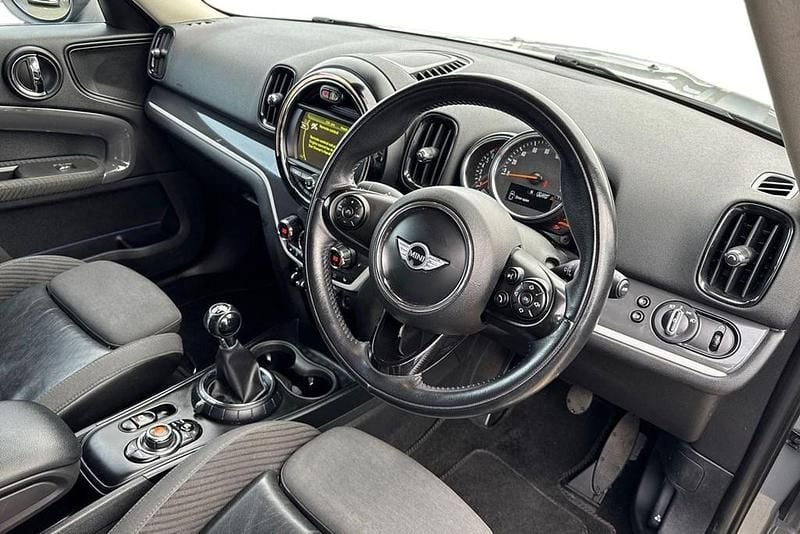Begagnad Mini Cooper S Countryman 192 HK (141 kW) 2017 Grå SUV