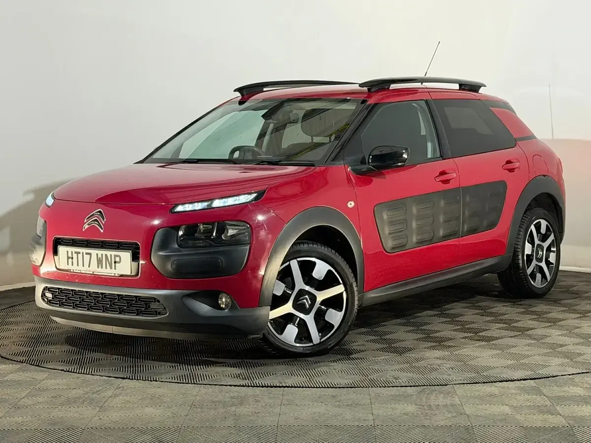 Used Citroën C4 Cactus Flair 110 HP (80 kW) 2017 Red Hatchback