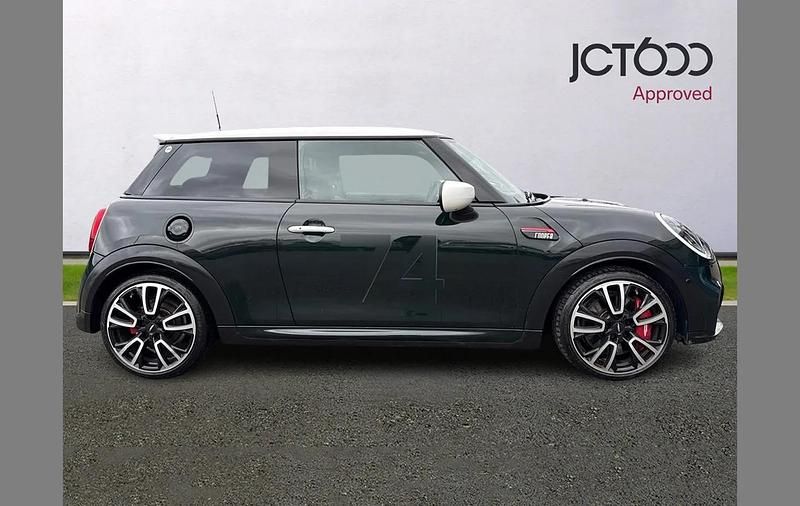 Used Mini John Cooper Works 228 HP (167 kW) 2021 Green Hatchback
