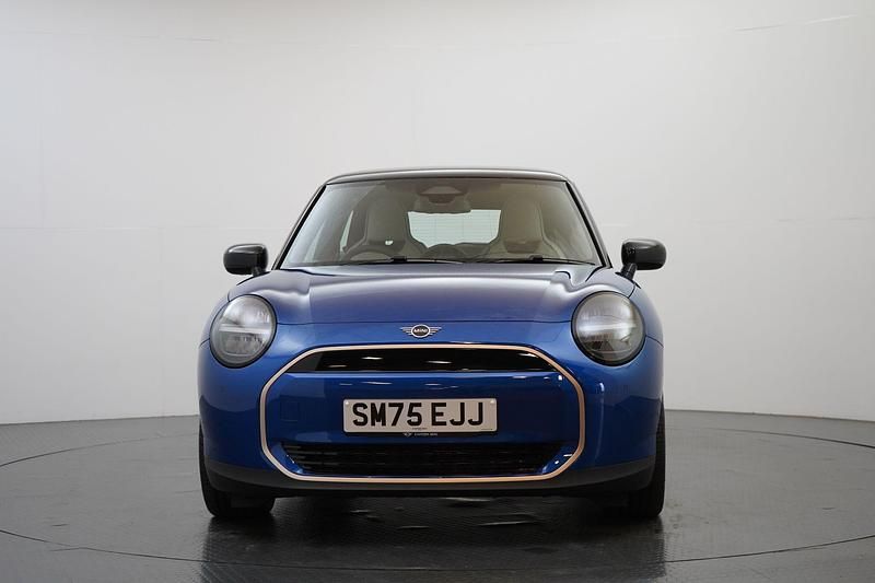 Używany Mini Cooper Hatch 133 kW (181 KM) 2025 Niebieski Hatchback