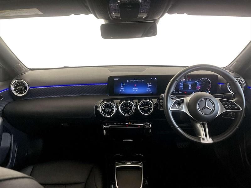 Used Mercedes A180 Executive 150 HP (110 kW) 2023 White Hatchback