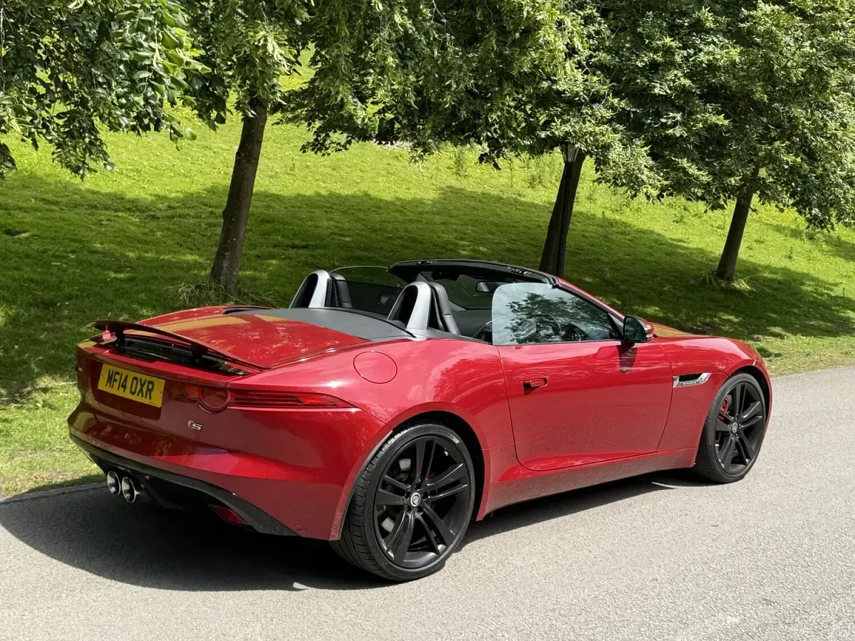Used Jaguar F-Type Supercharged 380 HP (279 kW) 2014 Red Cabriolet