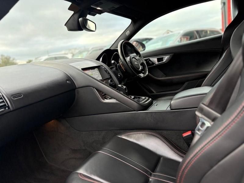 Used Jaguar F-Type Supercharged 380 HP (279 kW) 2015 Red Coupe