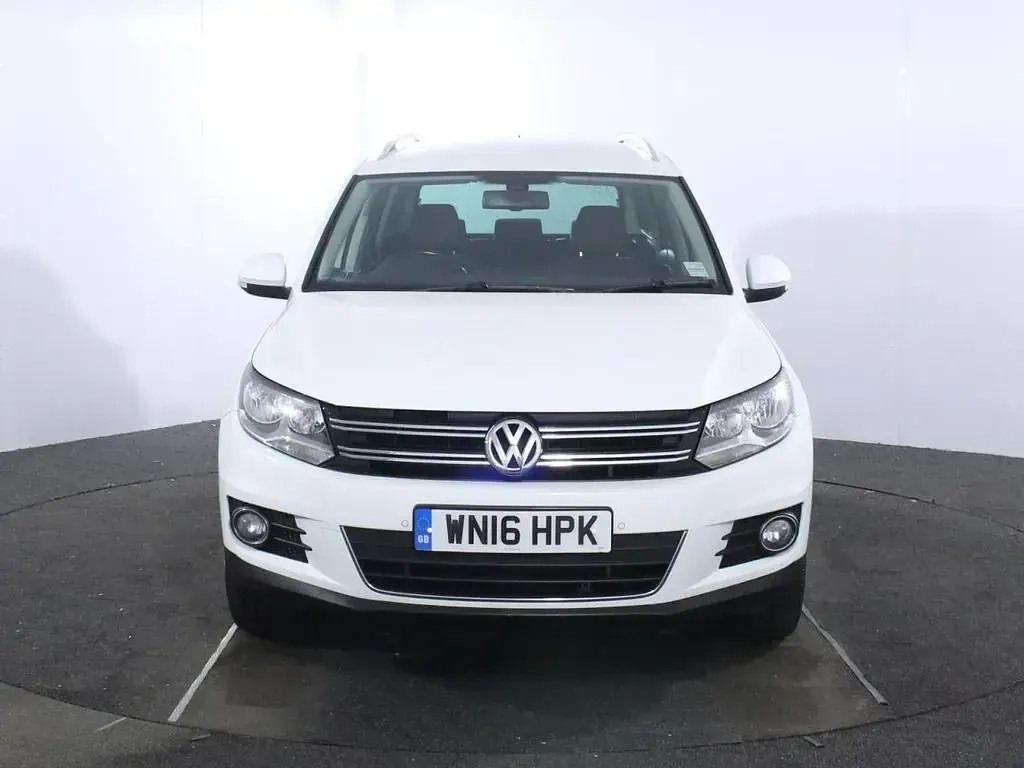 Usado VW Tiguan Edition 150 HP (110 kW) 2016 Branco SUV