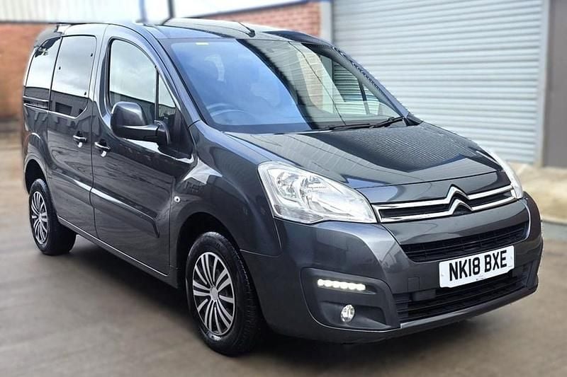 Used Citroën Berlingo Feel 100 HP (73 kW) 2018 Grey MPV