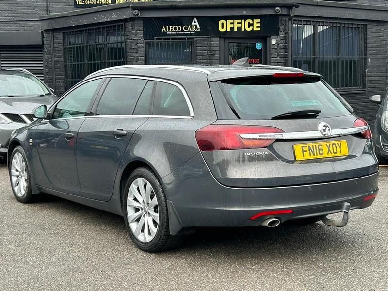 Used Vauxhall Insignia Elite 170 HP (125 kW) 2016 Grey Estate