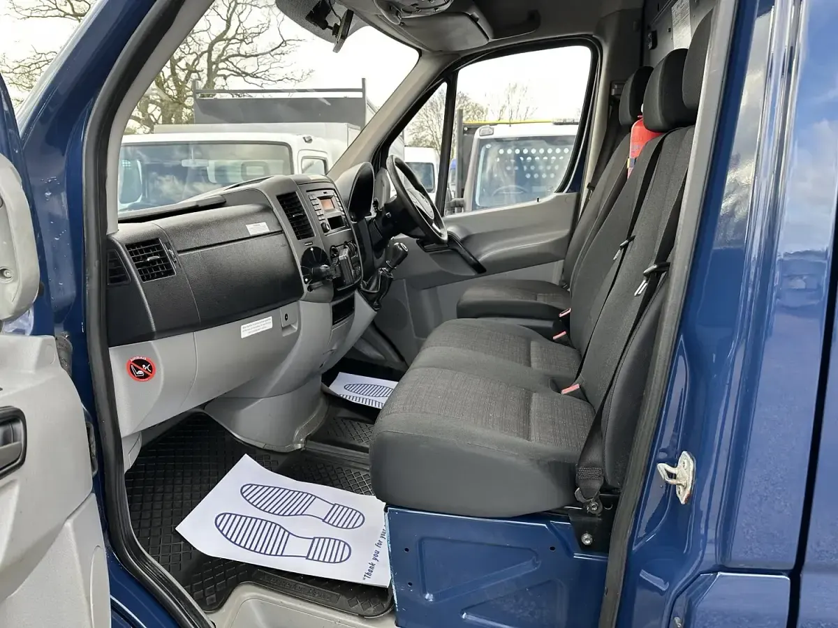 Used Mercedes Sprinter 140 HP (102 kW) 2017 Blue Van