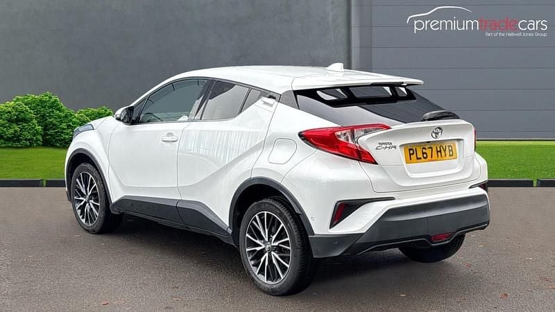 Used Toyota C-HR 115 HP (84 kW) 2018 White SUV