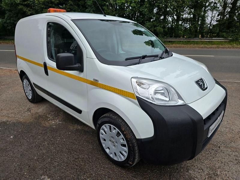 White Used 2017 Peugeot Bipper Van | £4,695 (Good price) - Image 1/4
