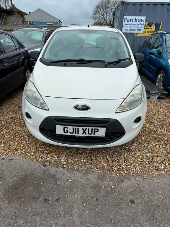 Used Ford Ka Studio 69 HP (50 kW) 2011 White Hatchback