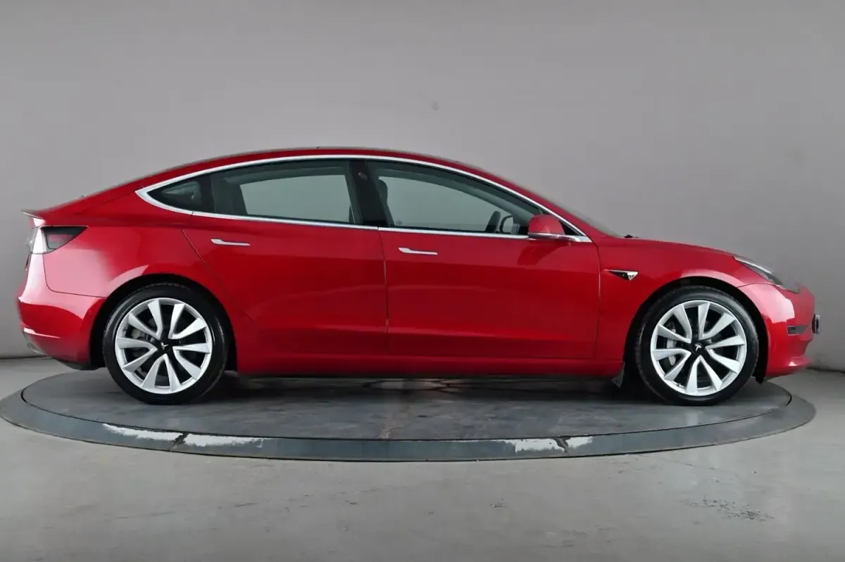 Usado Tesla Model 3 254 kW (346 HP) 2020 Vermelho Sedan