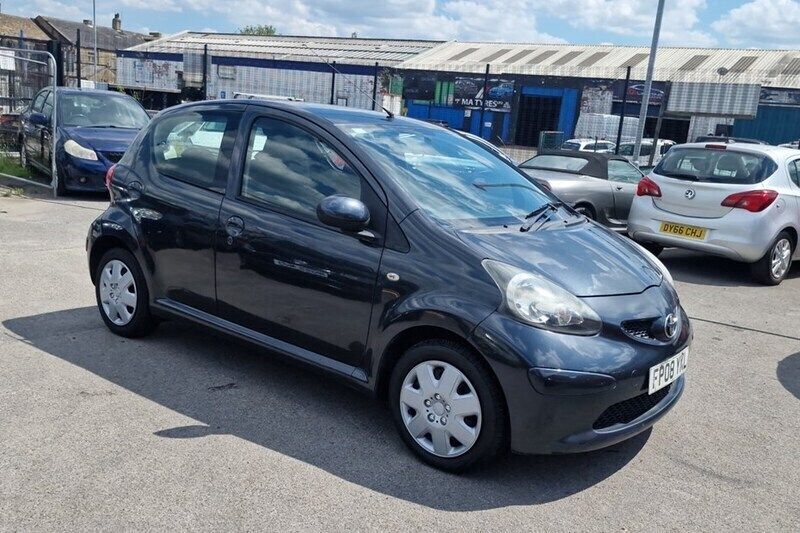 Grey Used 2008 Toyota Aygo Hatchback | £1,495 (Good price) - Image 1/1