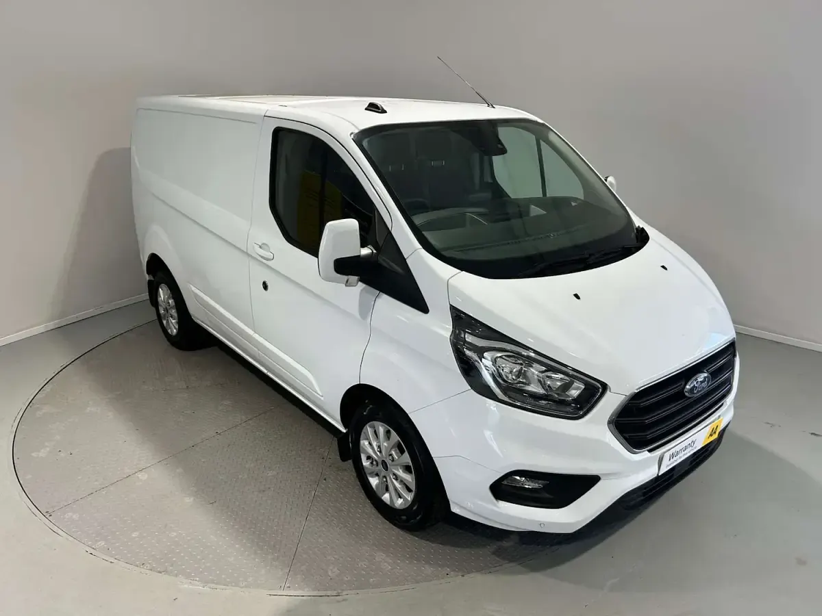 Used Ford Transit Custom Limited 130 HP (95 kW) 2023 White Van