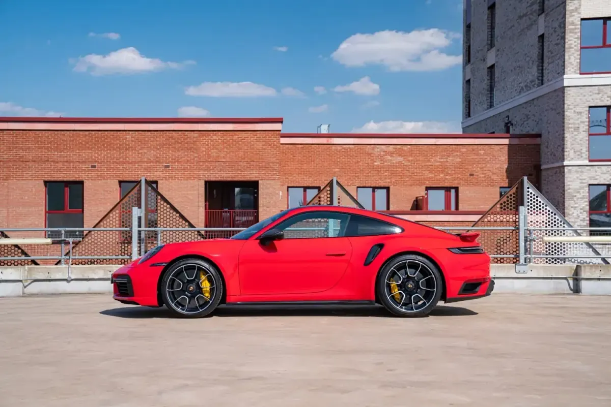 Usado Porsche 911 650 HP (478 kW) 2022 Vermelho Coupé