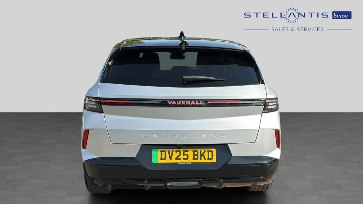 Used Vauxhall Grandland 154 kW (210 HP) 2025 Grey SUV