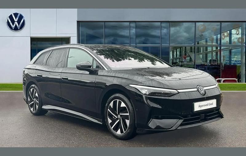 Grenadilla black metallic Used 2025 VW ID.7 Pro Sedan | £37,237 (Expensive) - Image 1/4