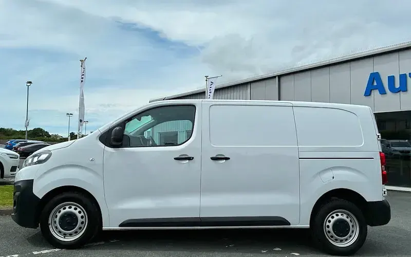 Used Citroën Dispatch 102 HP (75 kW) 2023 MPV