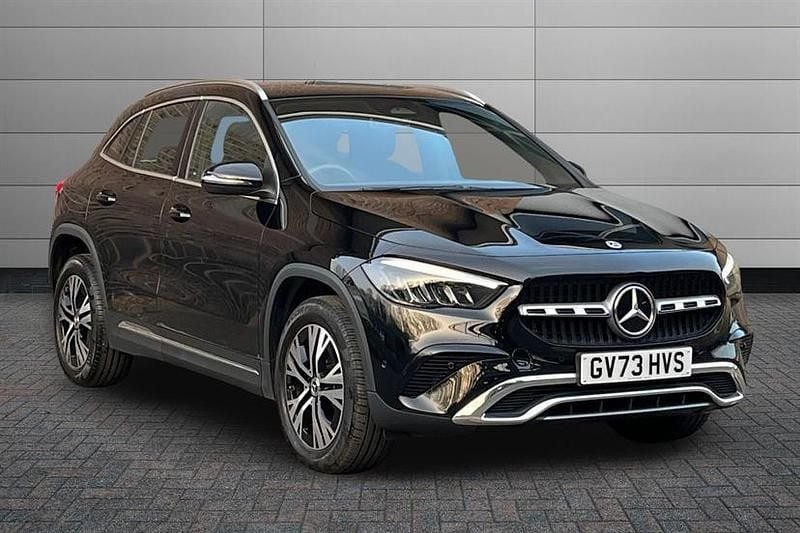 Used Mercedes GLA200 Executive 163 HP (119 kW) 2024 Cosmos black SUV