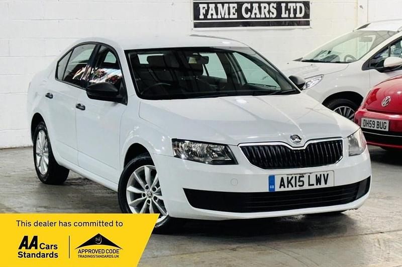 Used Skoda Octavia 2015 White Estate