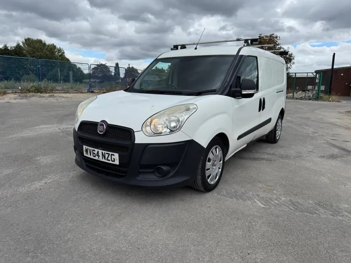 Used Fiat Doblò 105 HP (77 kW) 2014 White MPV