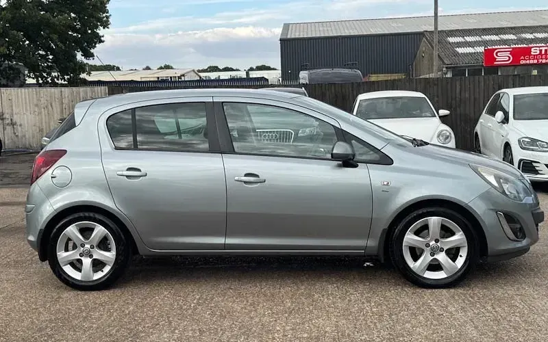 Used Vauxhall Corsa 101 HP (74 kW) 2014 Silver Hatchback