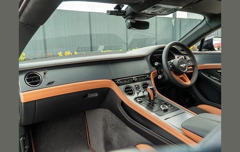 Used Bentley Continental 670 HP (492 kW) 2026 Green Coupe