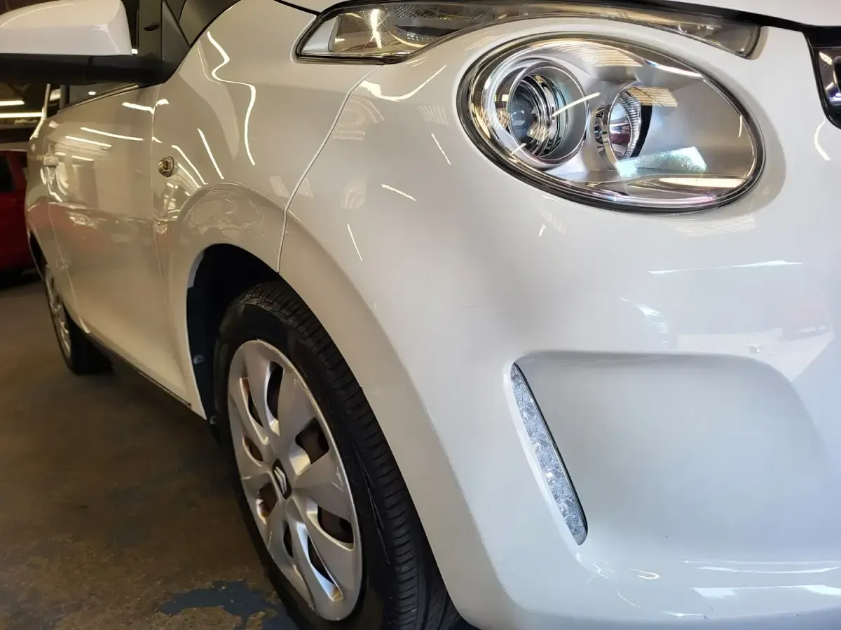 Used Citroën C1 Feel 68 HP (50 kW) 2016 White Hatchback