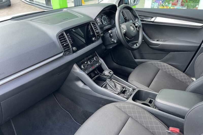 Used Skoda Karoq SE Technology 150 HP (110 kW) 2021 White SUV