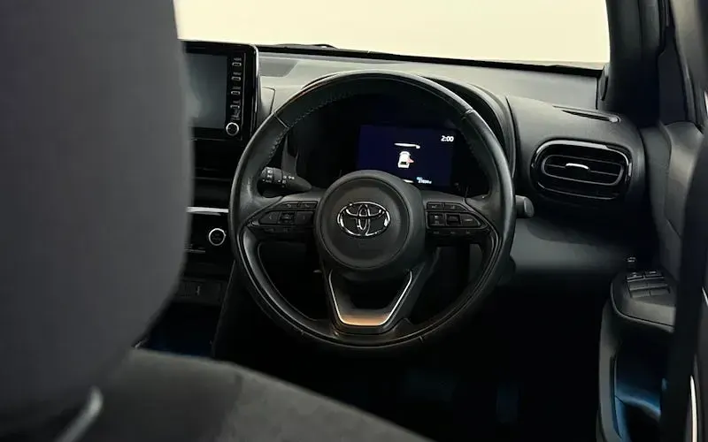 Used Toyota Yaris Cross Design 116 HP (85 kW) 2022 White SUV