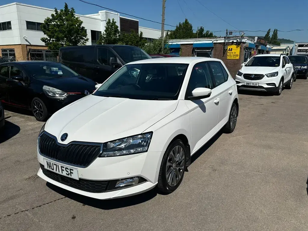 Used Skoda Fabia SE Drive 95 HP (69 kW) 2021 White Hatchback
