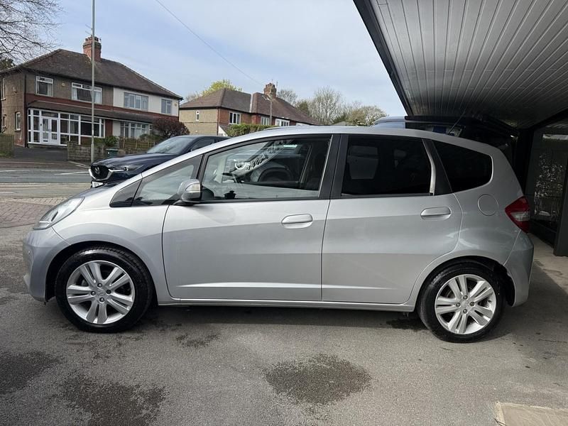 Used Honda Jazz ES 99 HP (72 kW) 2013 Silver Hatchback