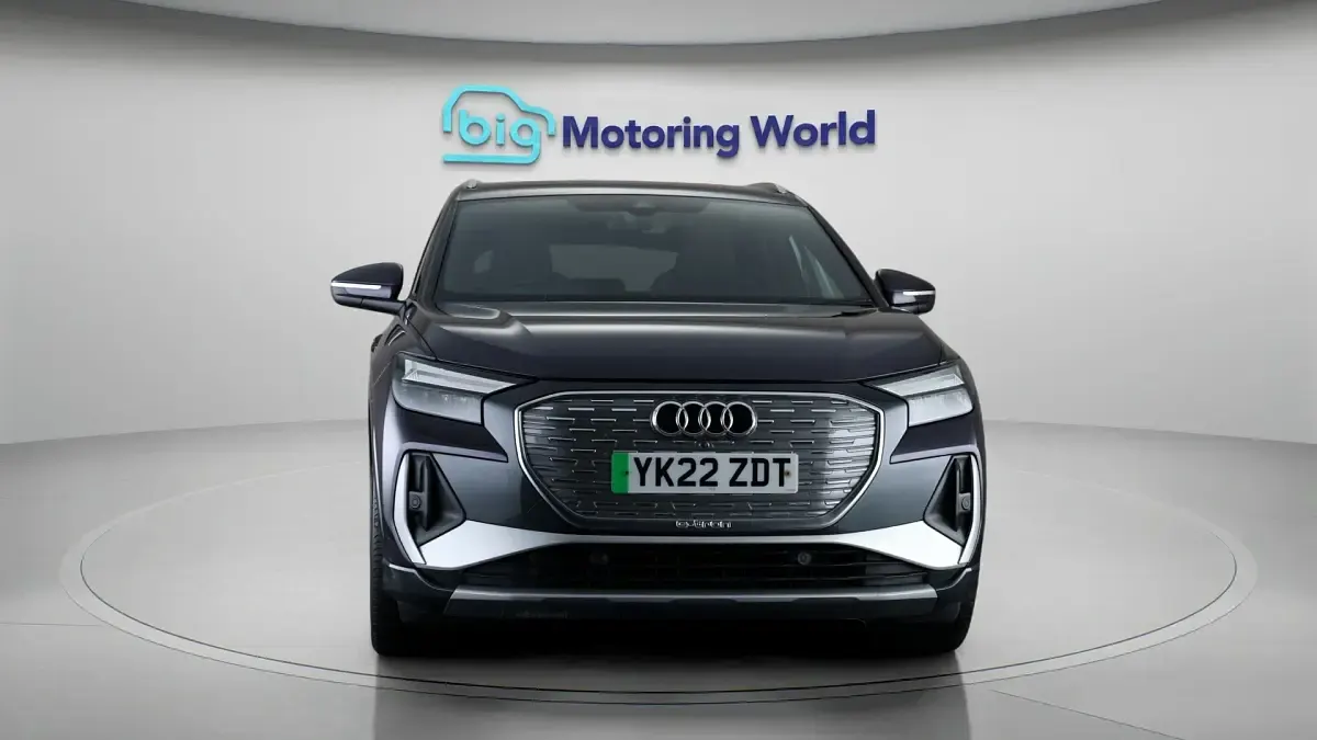 Used Audi Q4 e-tron S-Line 150 kW (204 HP) 2022 Mauve/purple SUV