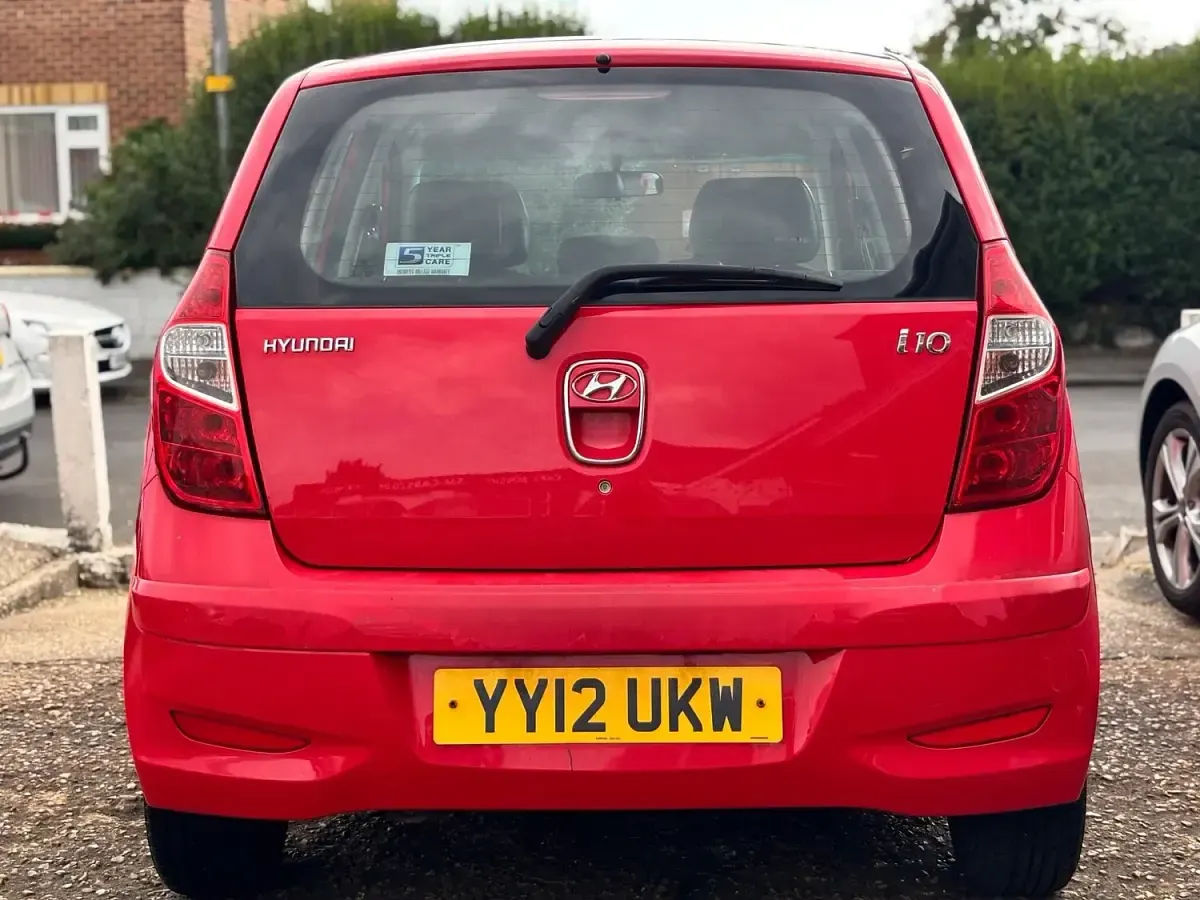 Used Hyundai i10 Classic 86 HP (63 kW) 2012 Red Hatchback