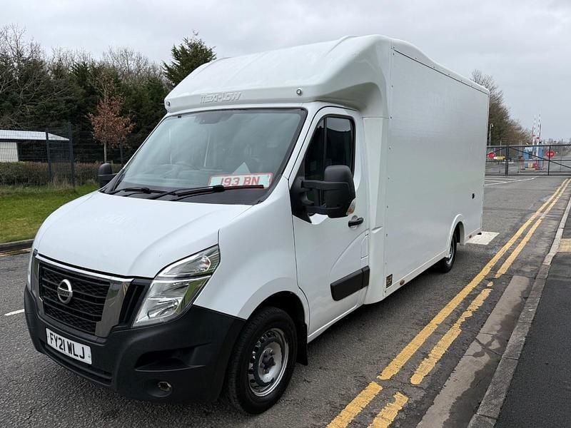 Used Nissan NV400 Tekna 135 HP (99 kW) 2021 White Van
