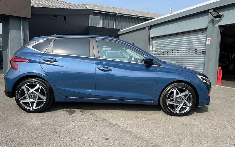 Used Hyundai i20 Ultimate 101 HP (74 kW) 2025 Blue Hatchback